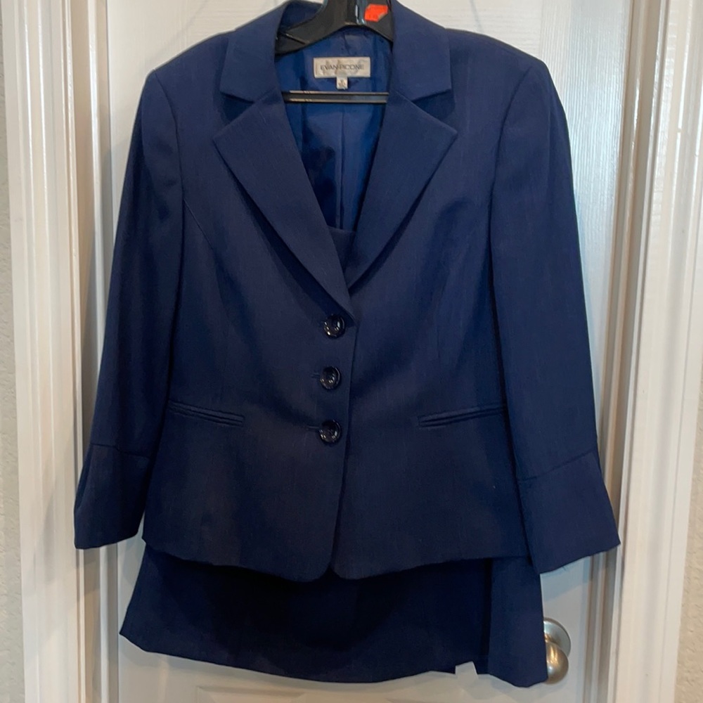 Women’s Suit